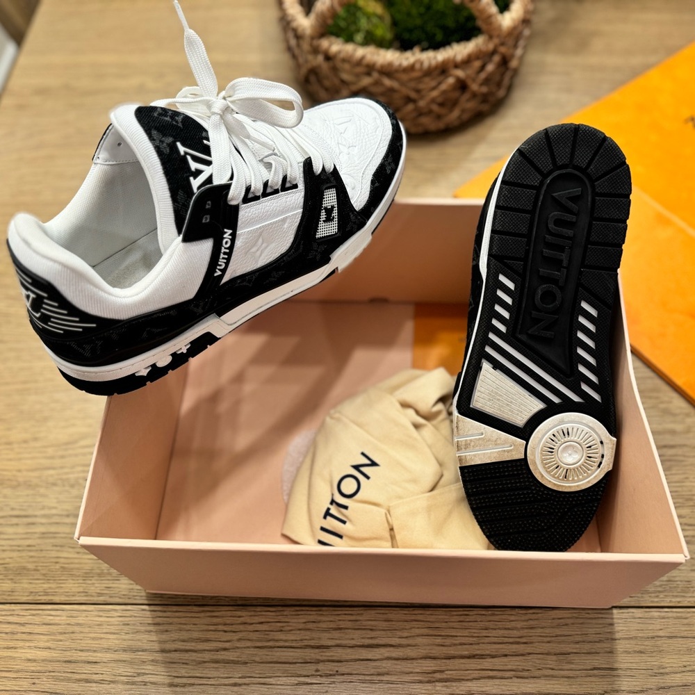 Louis Vuitton LV Trainer Sneaker - Picture 11 of 17